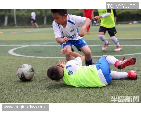 与朋友分享足球明星的精彩瞬间与背后的故事一起感受绿茵场上的激情与荣耀 与朋友分享足球明星的精彩瞬间与背后的故事一起感受绿茵场上的激情与荣耀