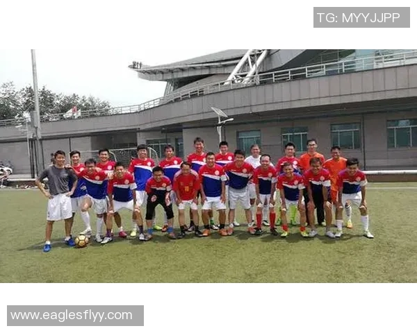 重庆足球队与深圳足球队赛后复盘分析比赛经验与战术调整探讨 重庆足球队与深圳足球队赛后复盘分析比赛经验与战术调整探讨